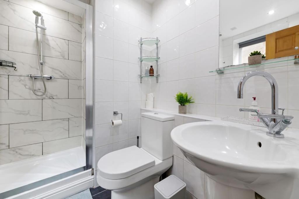 Luxurious 3 Bedroom Apartment In Park Estate 诺丁汉 外观 照片